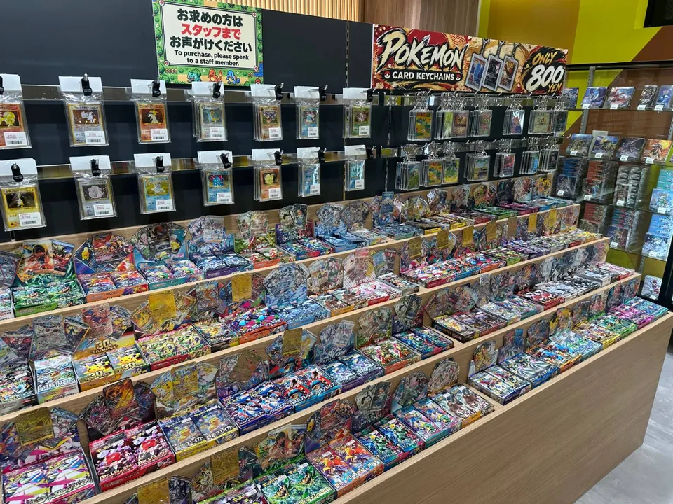 シンソク秋葉原7号店のパックが並ぶ平台